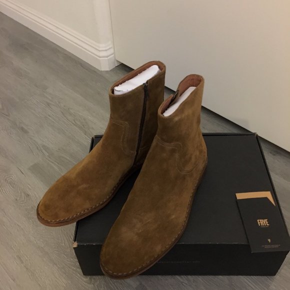 FRYE CHELSEA BOOTS - NEW - SIZE 11 - RARE - Picture 2 of 7